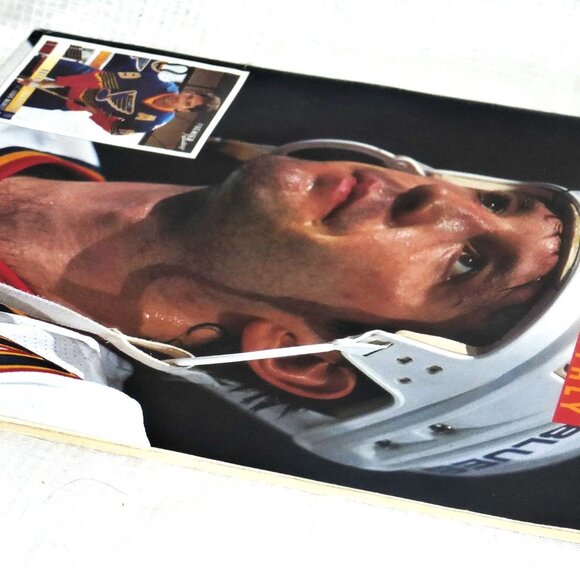 1995 BECKETT Hockey Monthly Magazine March 1995 Issue #53 Hockey Price Guide - Picture 2 of 4